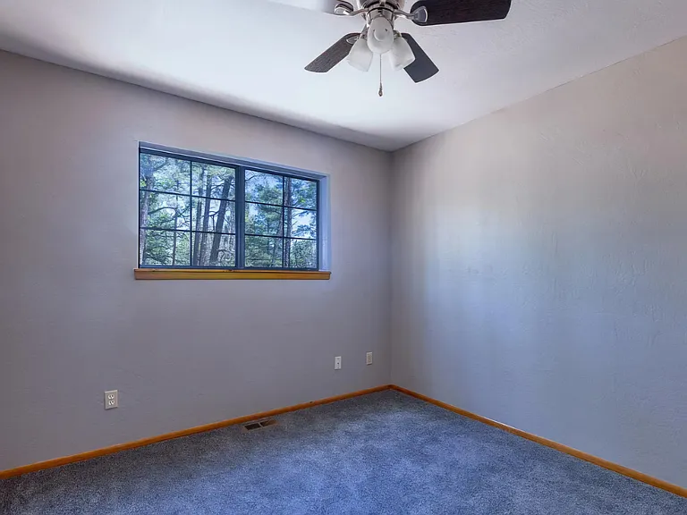 960 Cooper Ln — Photo 10