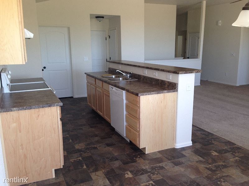 2nd image of 805 Lakebrook Ct
