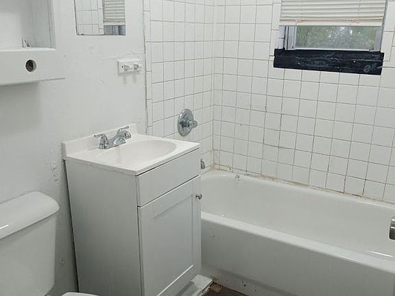 4th image of 5016 S Drexel Ave