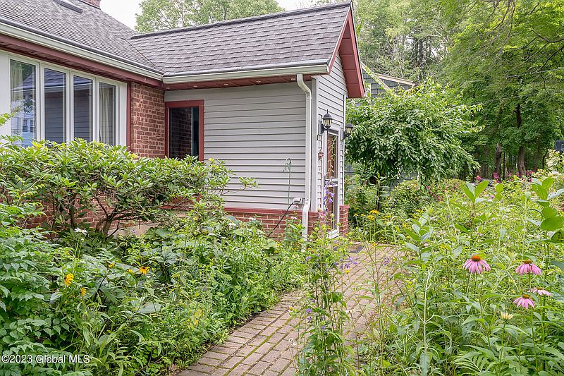 4th image of 5 Sawyer Place