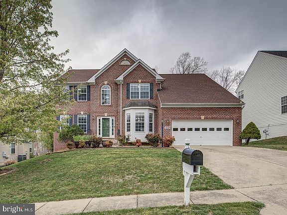 3rd image of 10109 Lees Crossing Ln