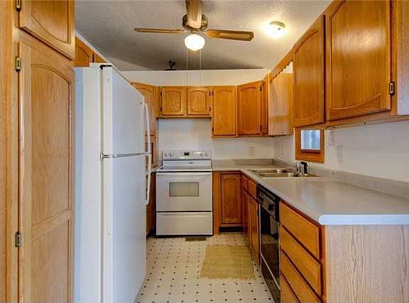 5th image of 18059 Keokuk St