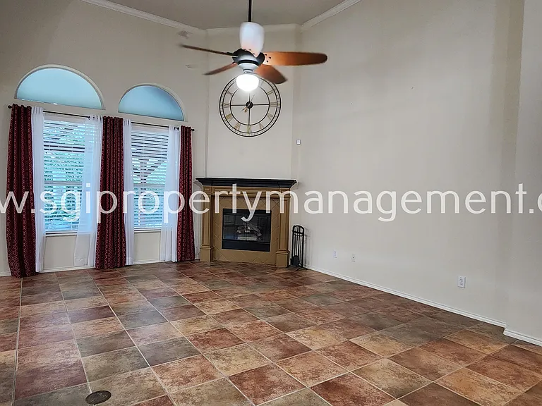 12032 Henderson Dr — Photo 8