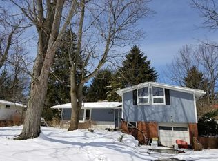 10174 W River Rd, Columbia Station, OH
