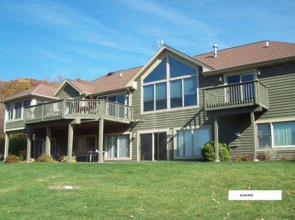 448 Territory Dr, Galena, IL 61036