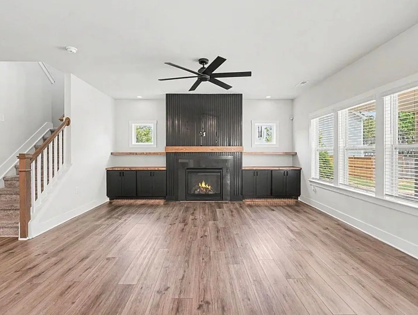 Spacious 4BR House in Lillington — Photo 2