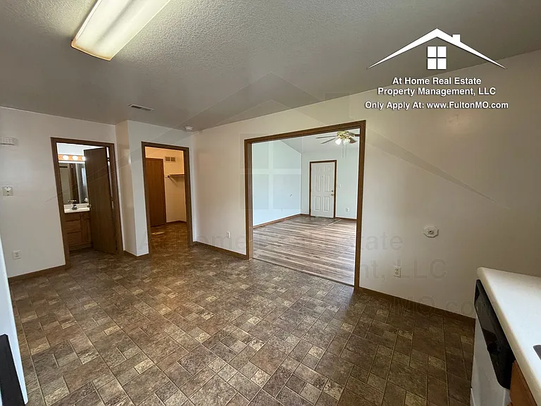 26332635 Gates Blvd — Photo 8