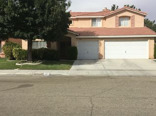2815 Caruso Ln, Lancaster, CA 93536