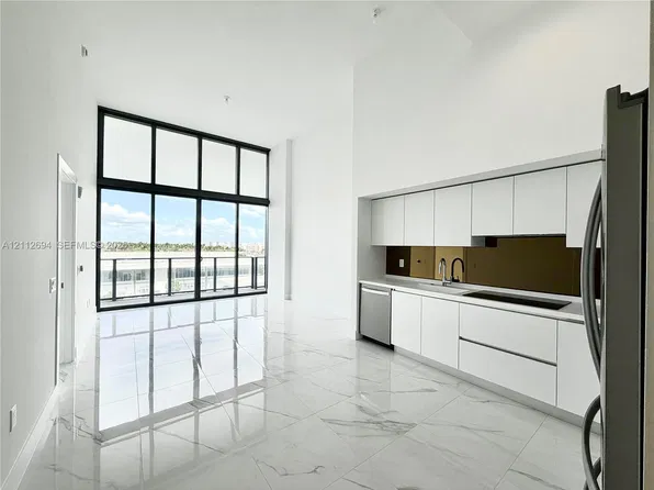 1170 E Hallandale Beach Blvd, Hallandale, FL