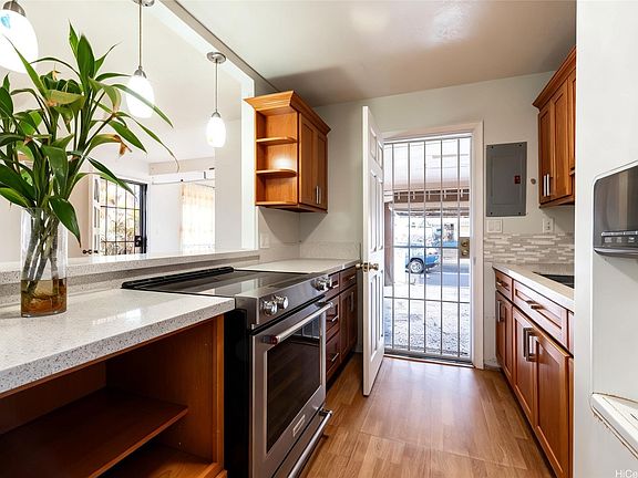 5th image of 94-155 Maaniani Way