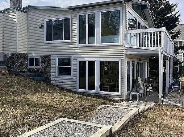 331 N Crooked Lake Dr, Lake, MI 48632