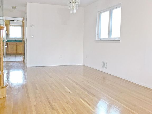 5th image of 88 Winfield St