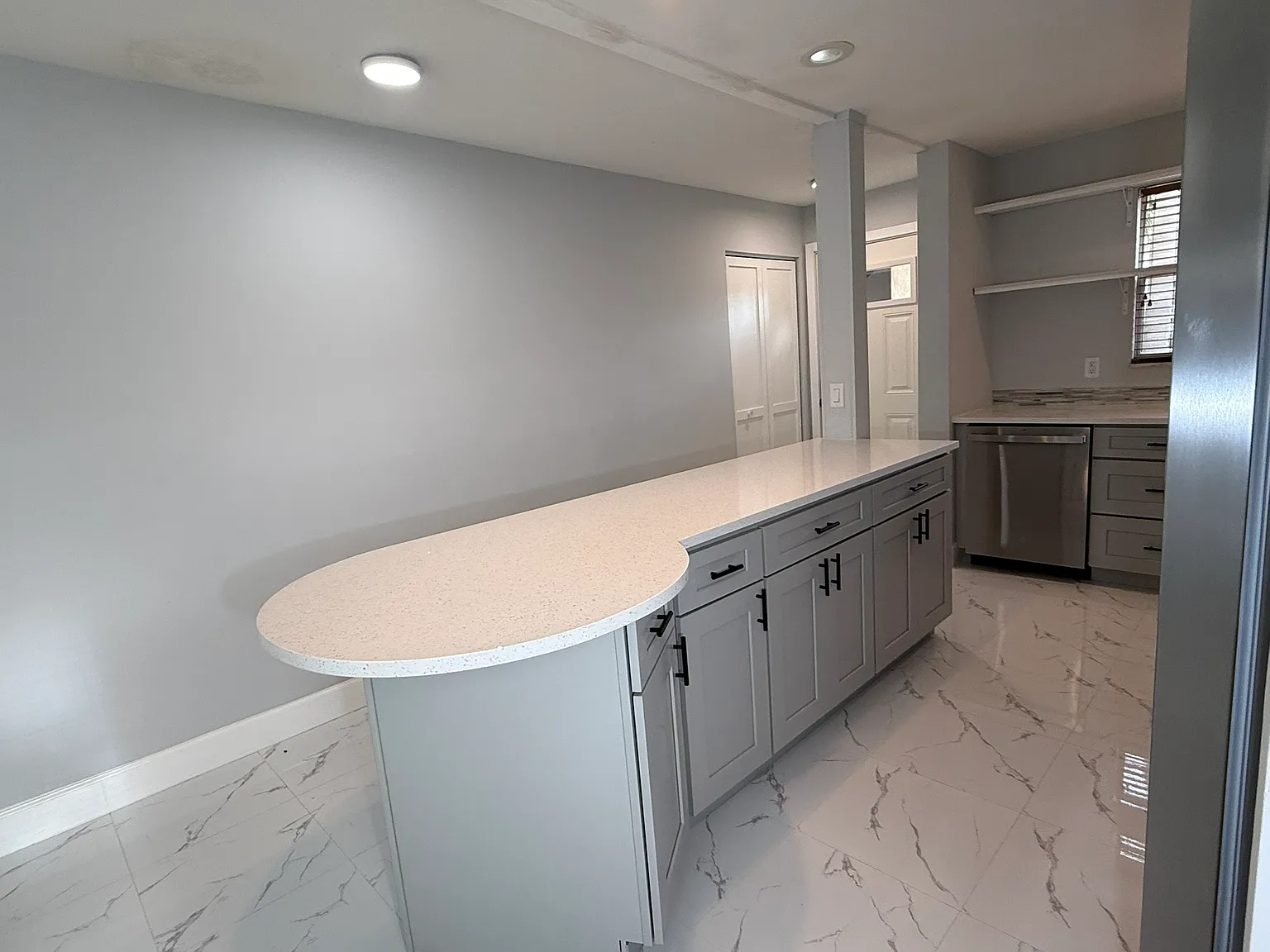 2 bed, 1250 sqft, $1,999 — Photo 4