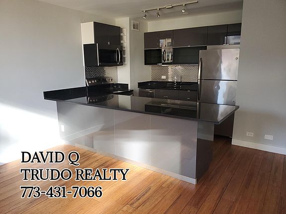 4th image of 444 W Wellington Ave #8