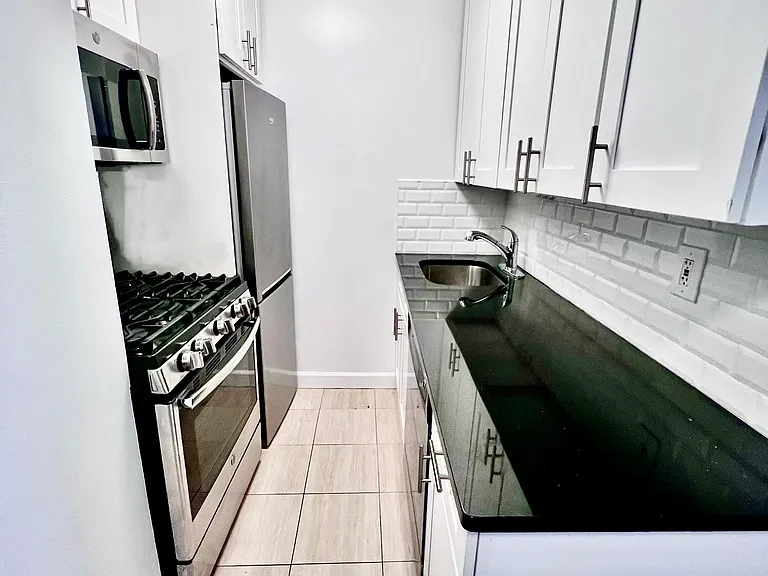 13981 35th Ave #4G — Photo 12