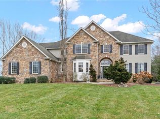 4563 Oakwood Ln, Nazareth, PA 18064