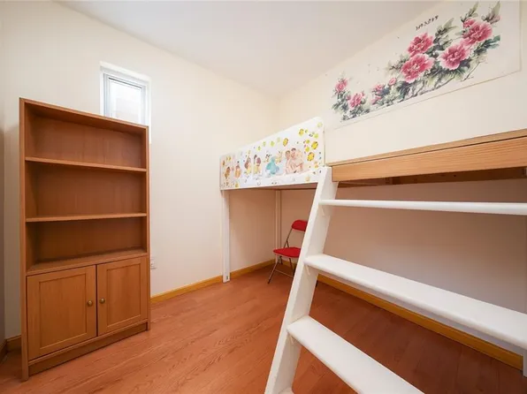 1152 64th Street image 9 of 32