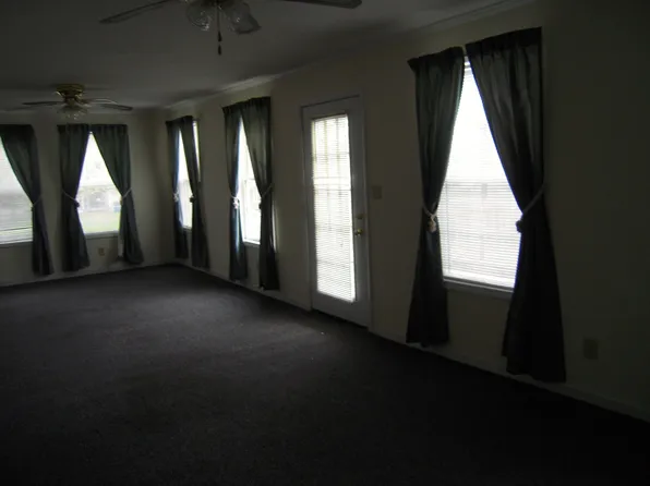 1139 Hobbs Dr, Summerton, SC 29148