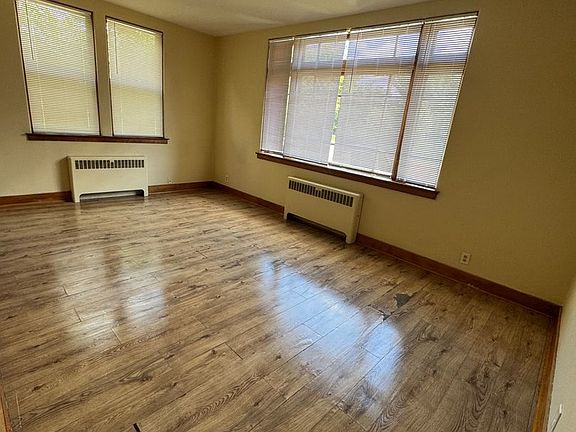 3rd image of 1904 N Main St #5M