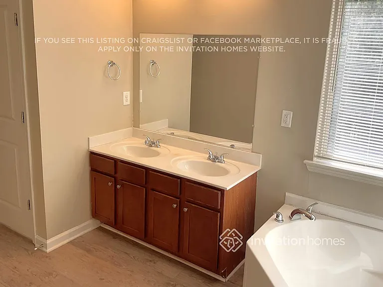 469 Village Broad St — Photo 8