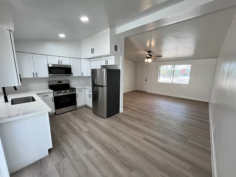 2555-2579 E Water St #2559 — Photo 6