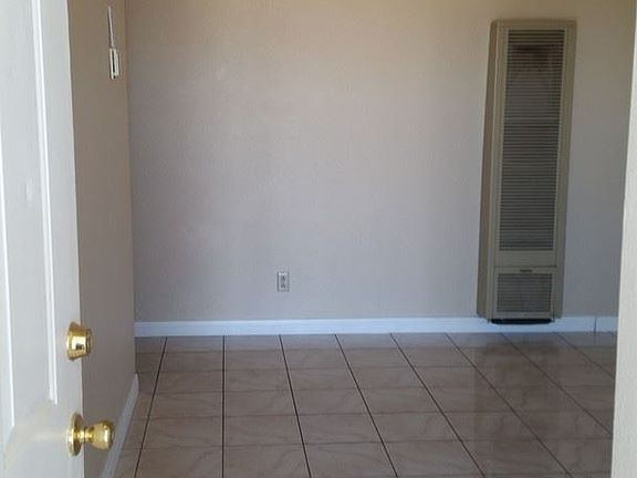 5th image of 7422 Kellogg Ave