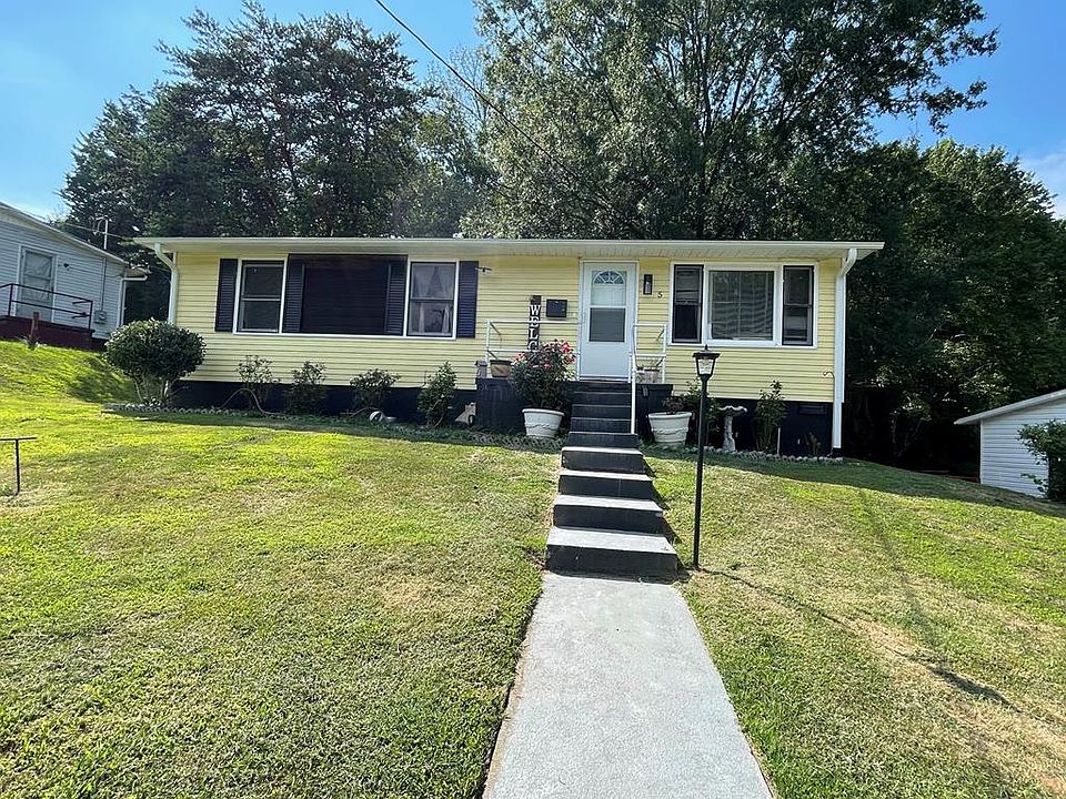 1st image of 215 Kings Ct