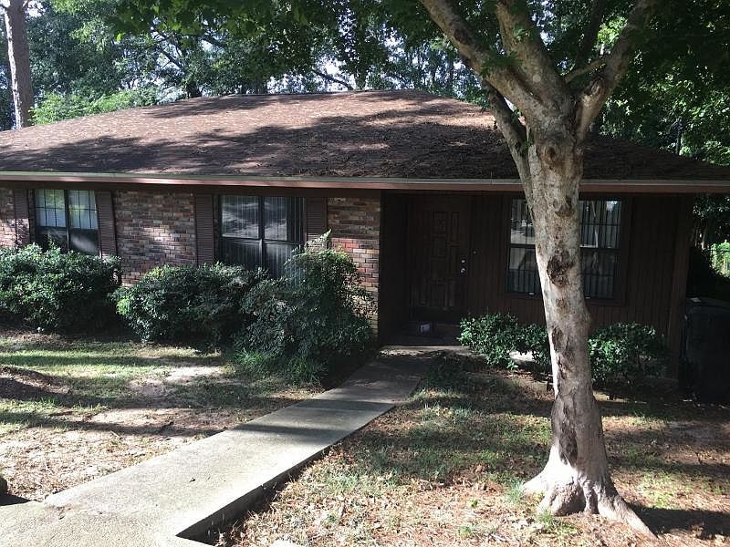 1st image of 2132 Corinne St