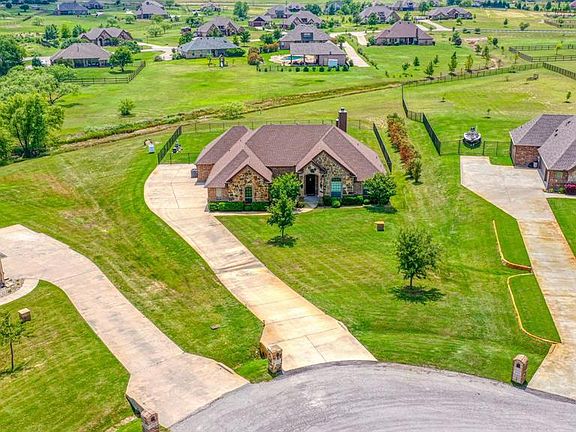 2nd image of 6913 Breezy Bluff Ct