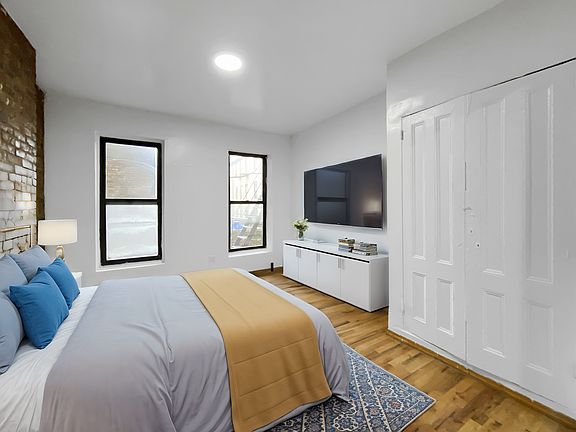 3rd image of 1726 Amsterdam Ave #2A