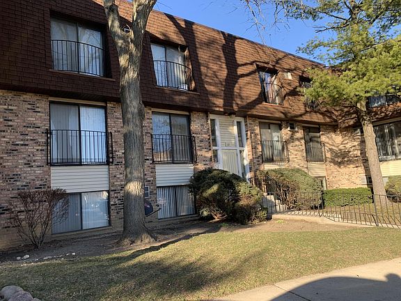2nd image of 192 Waters Edge Dr #101
