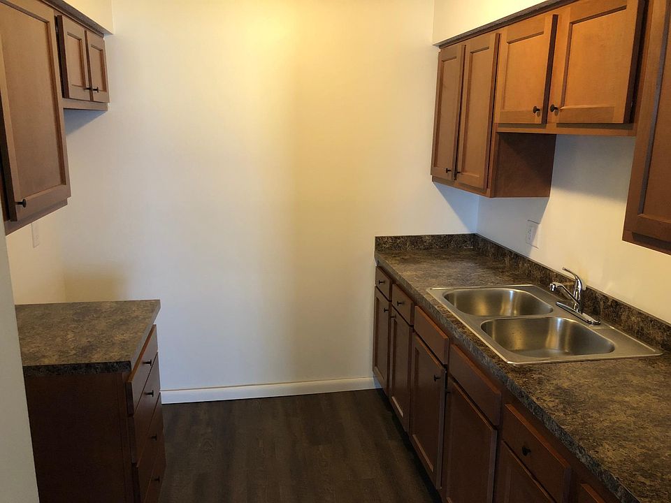 2nd image of 620 Treeside Dr APT 3C