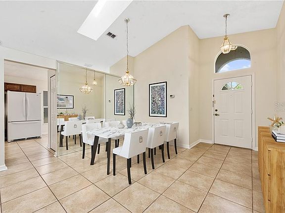 4th image of 377 Woodbury Pines Cir