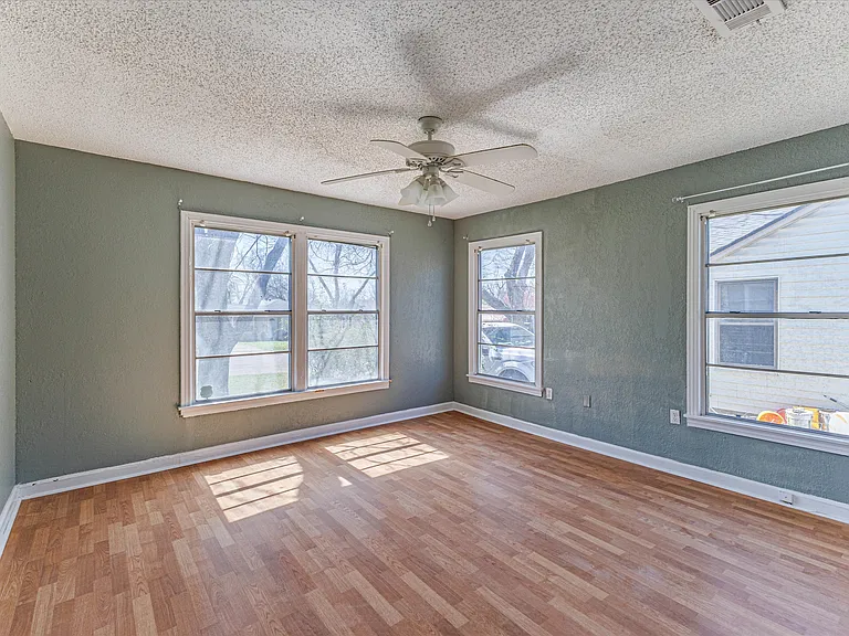 3017 Colonial Ave — Photo 9
