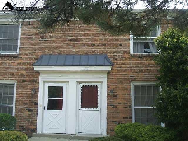 1st image of 29 Charleston Sq