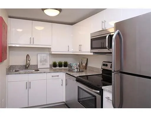 Building Photo - 631 Tremont St #3