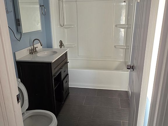 3rd image of 6030 Porter Rd