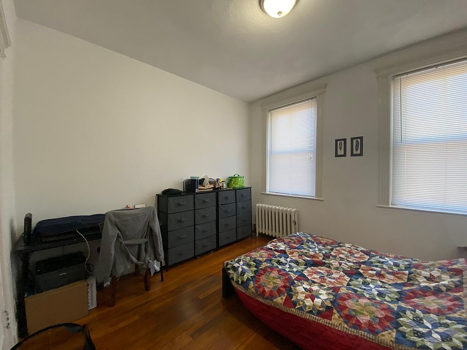 2nd image of 50 Charlesgate E #199A