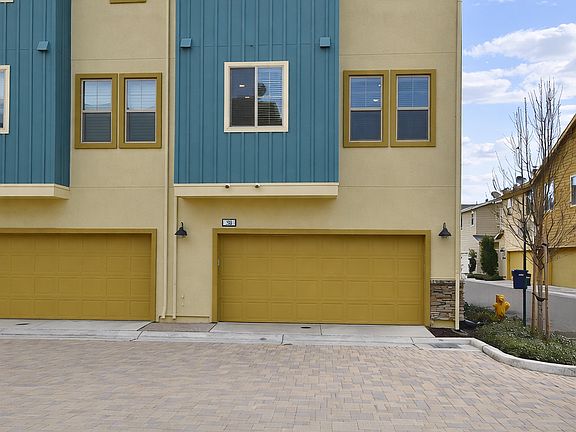 2nd image of 347 Basswood Cmn Unit 15