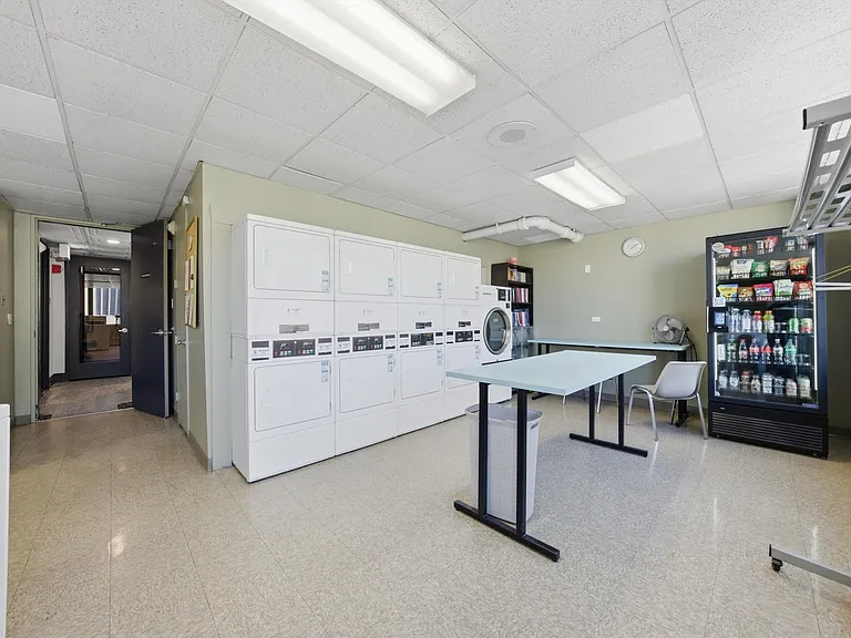 233 E Erie St #1301 — Photo 6