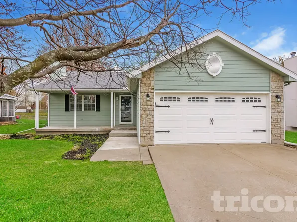 303 N Darrowby Dr, Raymore, MO 64083