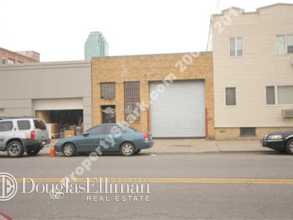 2nd image of 4607 Vernon Blvd