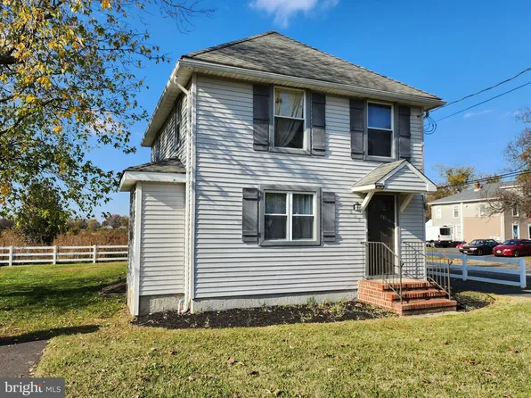 869 12th St, Hammonton, NJ 08037