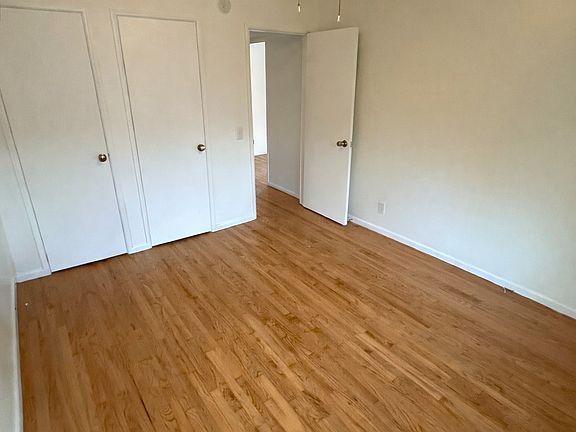 3rd image of 1027 E De La Guerra St APT A