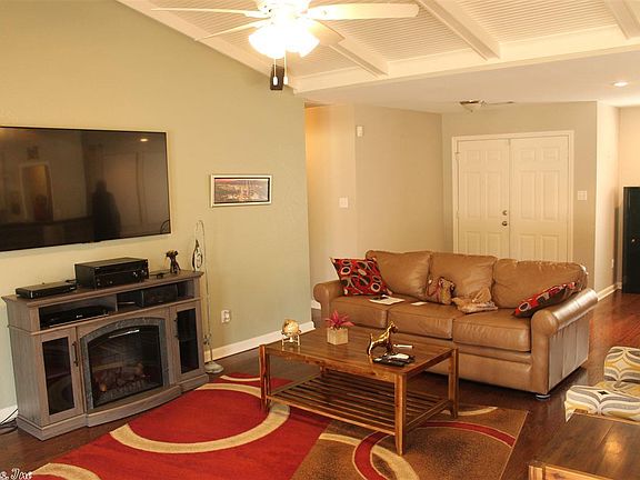 3rd image of 316 Stone Creek Cir