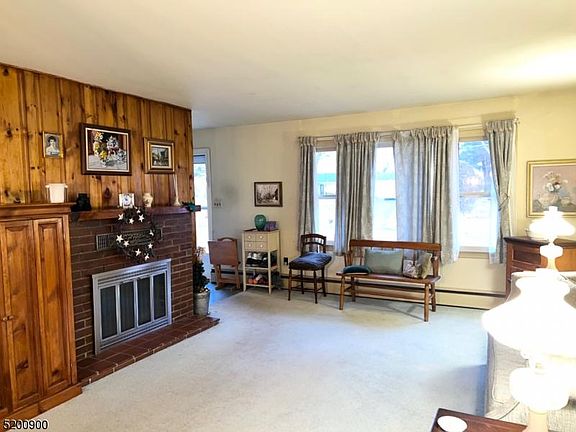 2nd image of 111 Boss Rd E