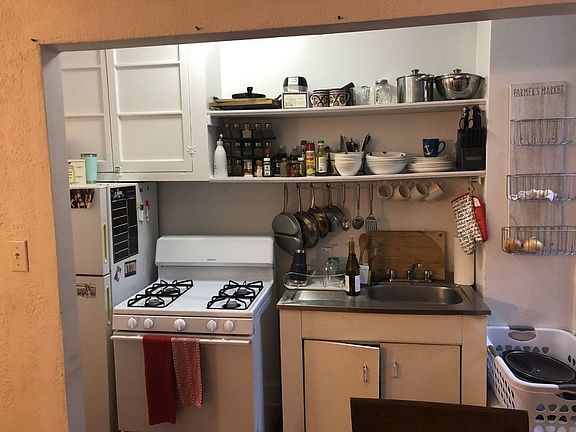 2nd image of 2830 34th St APT 4A