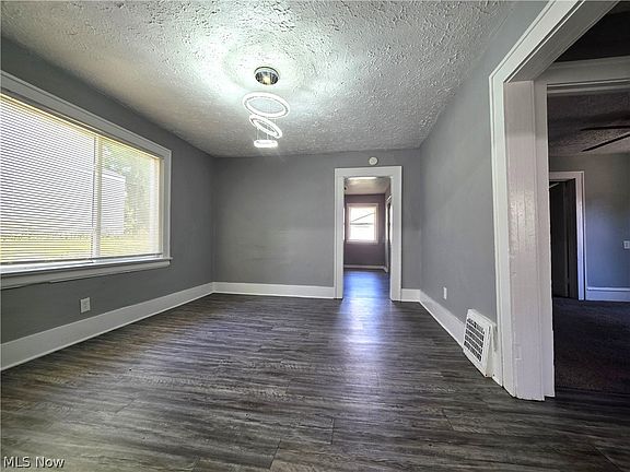 5th image of 432 Fuller St