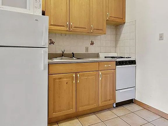 4th image of 1796 3rd Ave #4D