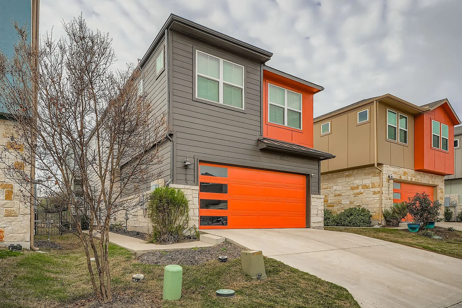 3 bed, 1646 sqft, $6,286 — Photo 2